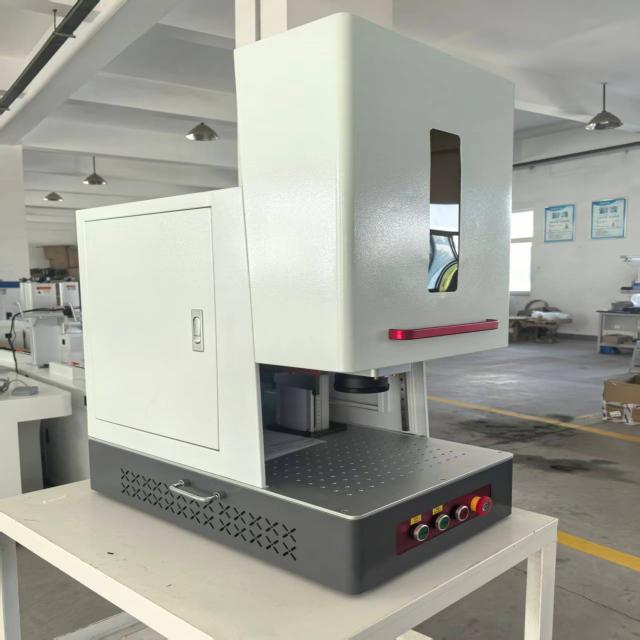 Enclosed fiber laser marking machine(1)