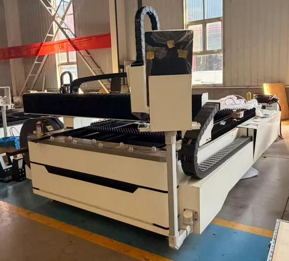 Fiber Laser Cutting Machine 1530, Plate and Tube Integrated Cutter for Sheet Metal and Metal Pipe